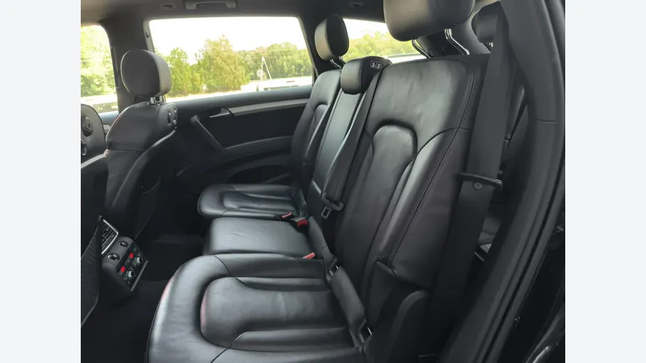 AUDI Q7 -