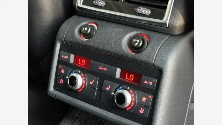 AUDI Q7 -