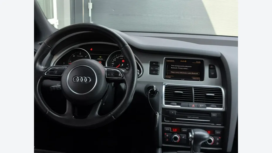 AUDI Q7 -