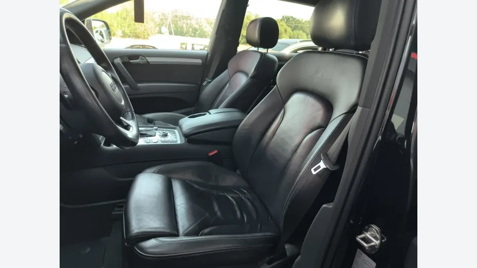AUDI Q7 -