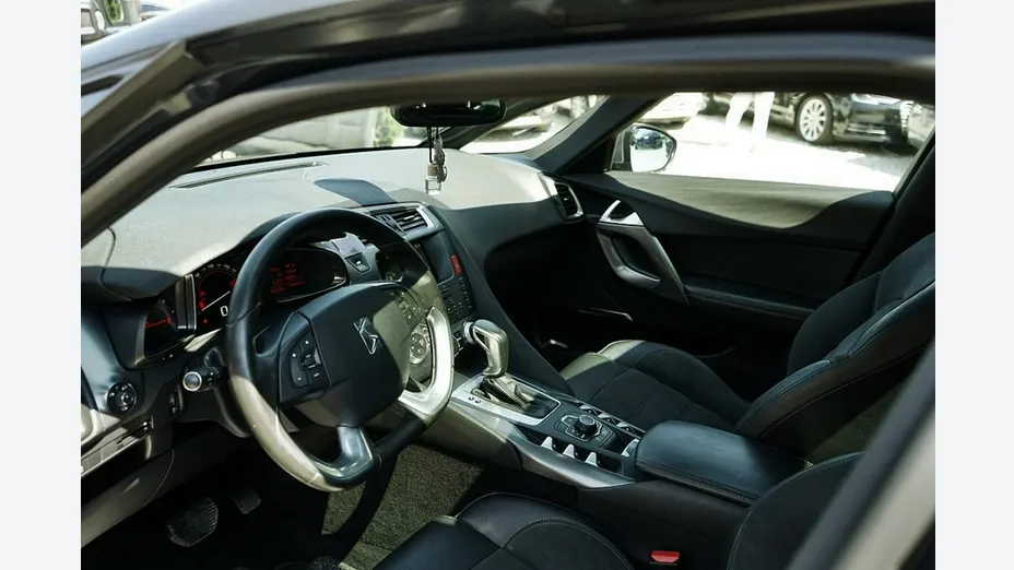 CITROEN DS5 -