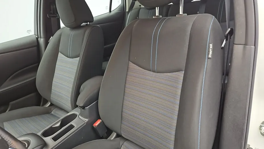 NISSAN Leaf -