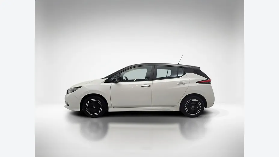 NISSAN Leaf -