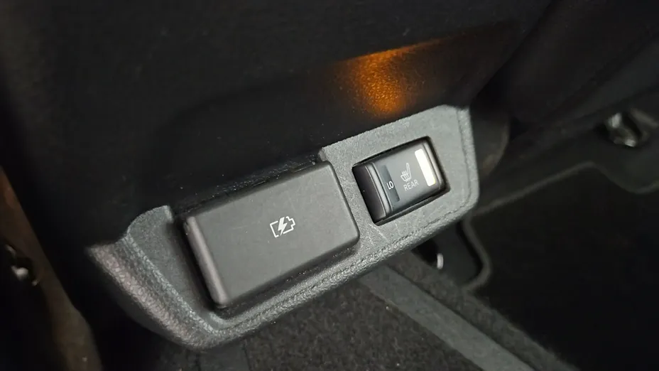 NISSAN Leaf -