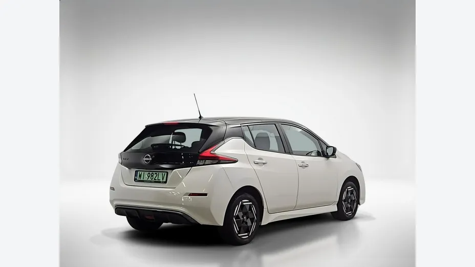 NISSAN Leaf -