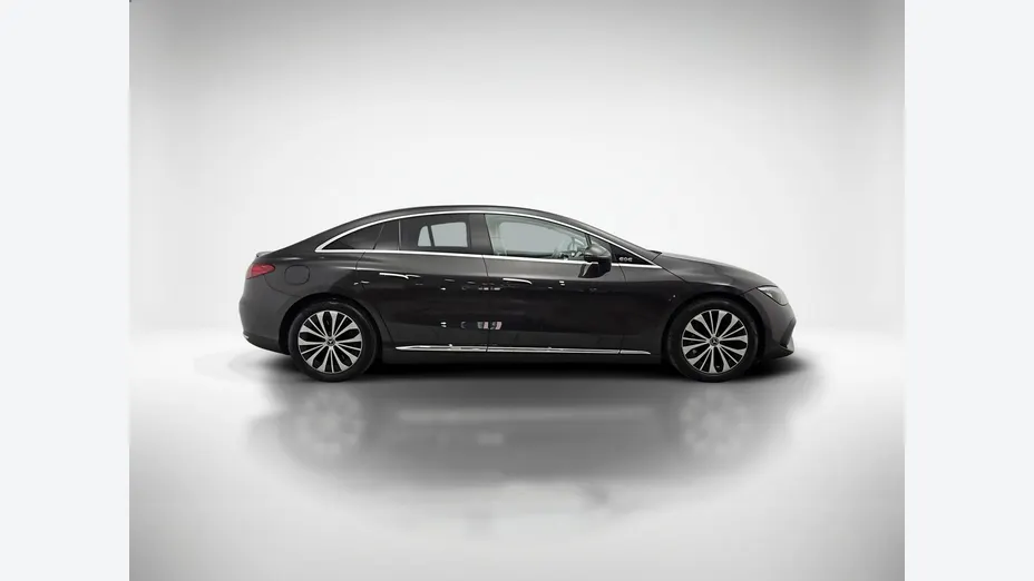 MERCEDES-BENZ EQE -