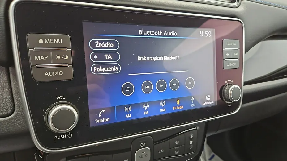 NISSAN Leaf -