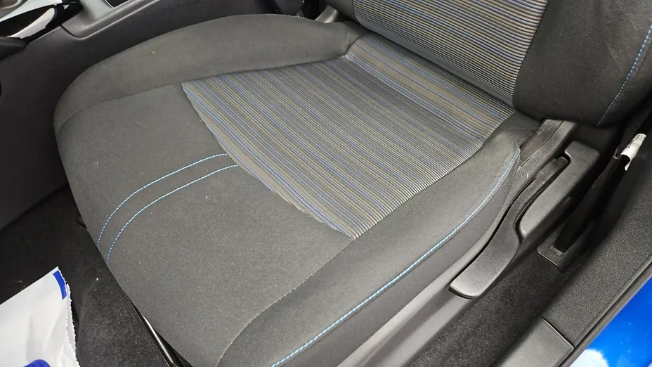NISSAN Leaf -