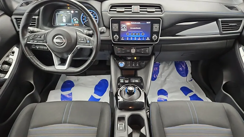 NISSAN Leaf -