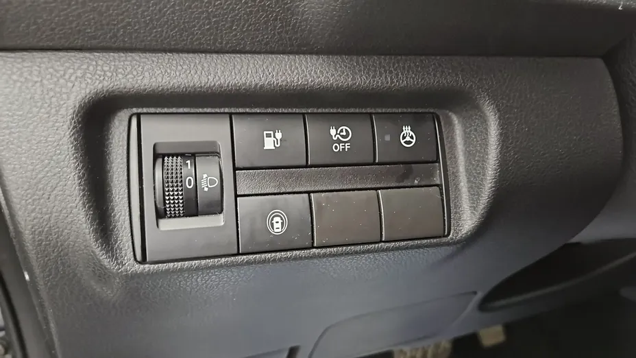 NISSAN Leaf -
