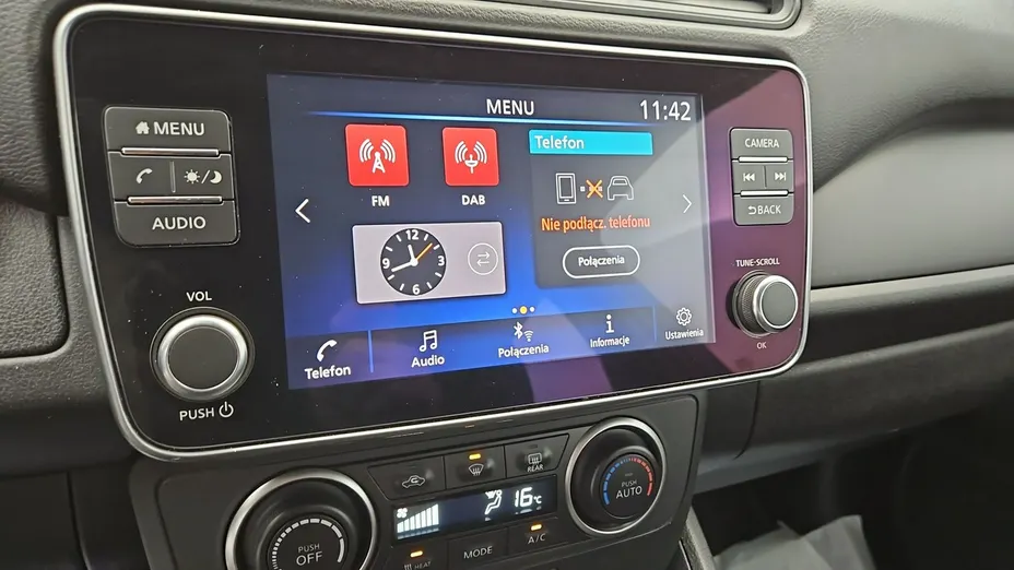 NISSAN Leaf -
