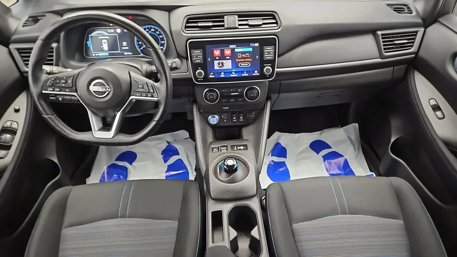 NISSAN Leaf -