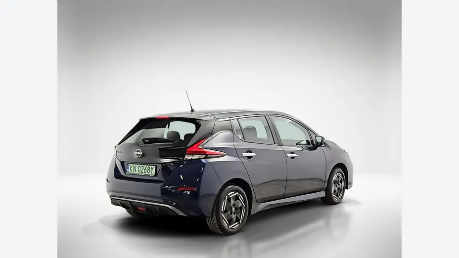 NISSAN Leaf -