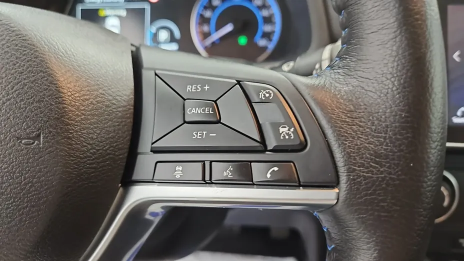 NISSAN Leaf -
