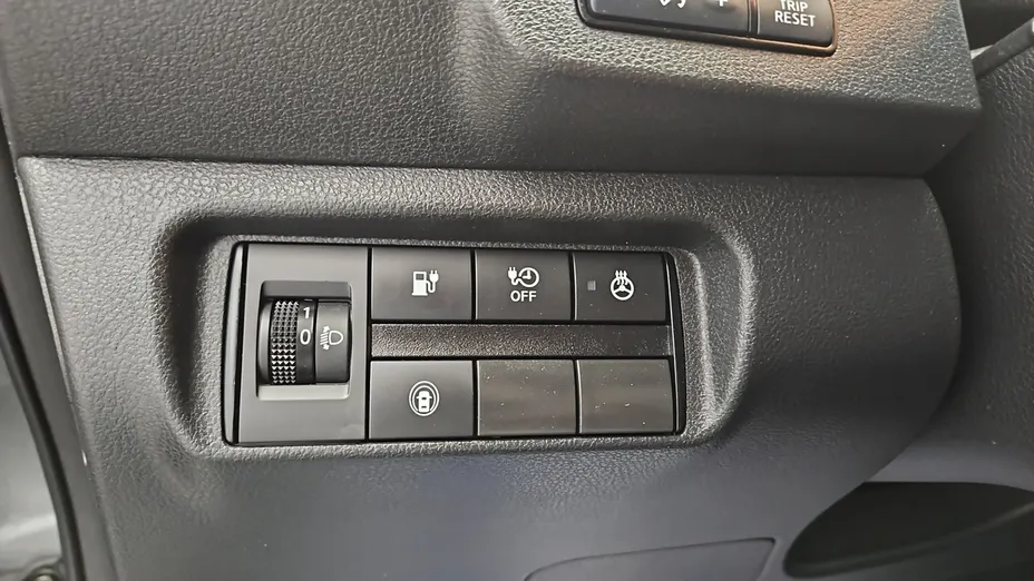 NISSAN Leaf -