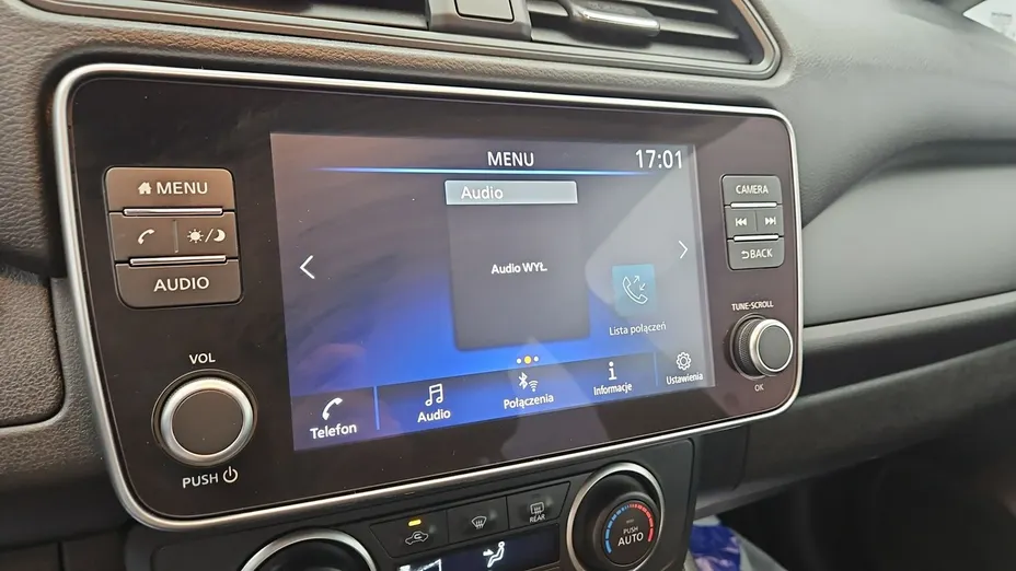 NISSAN Leaf -