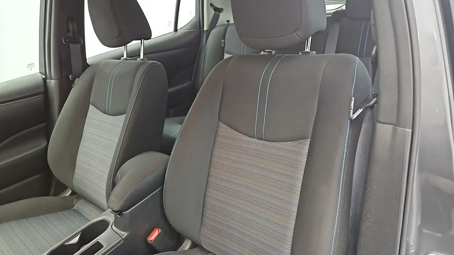 NISSAN Leaf -