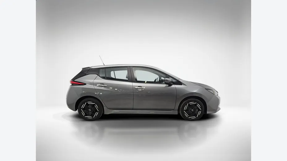 NISSAN Leaf -