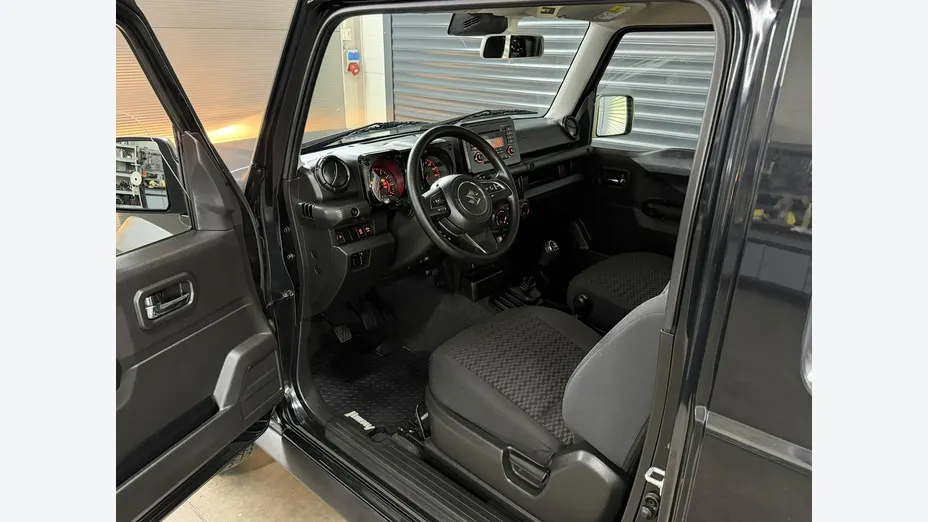 SUZUKI Jimny -