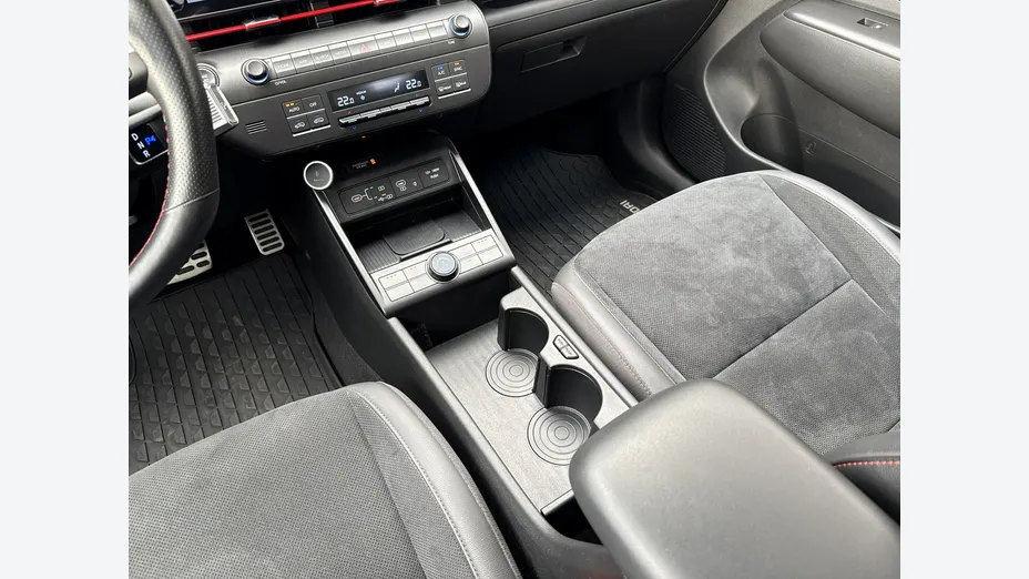 HYUNDAI Kona -
