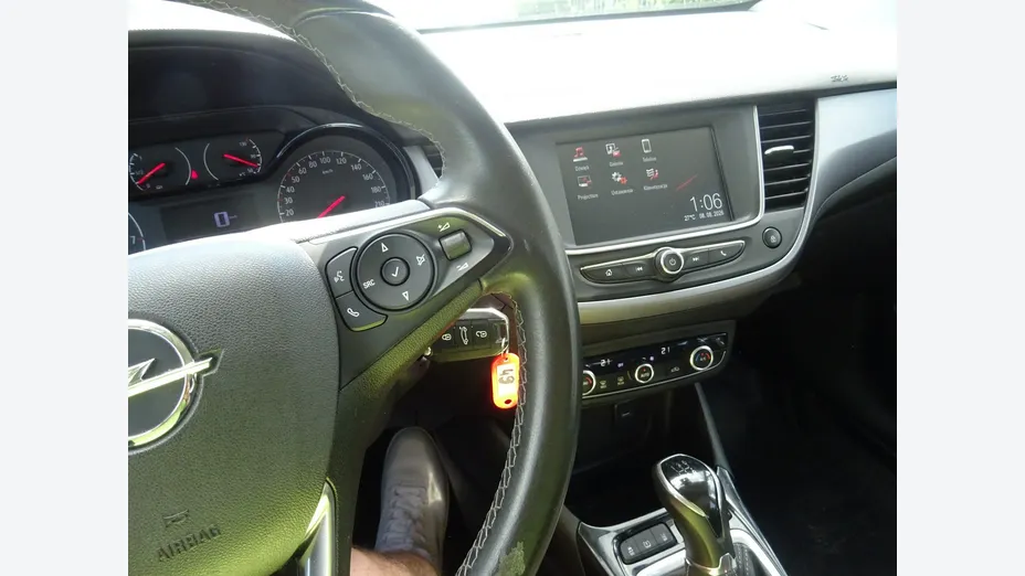 OPEL Crossland X -