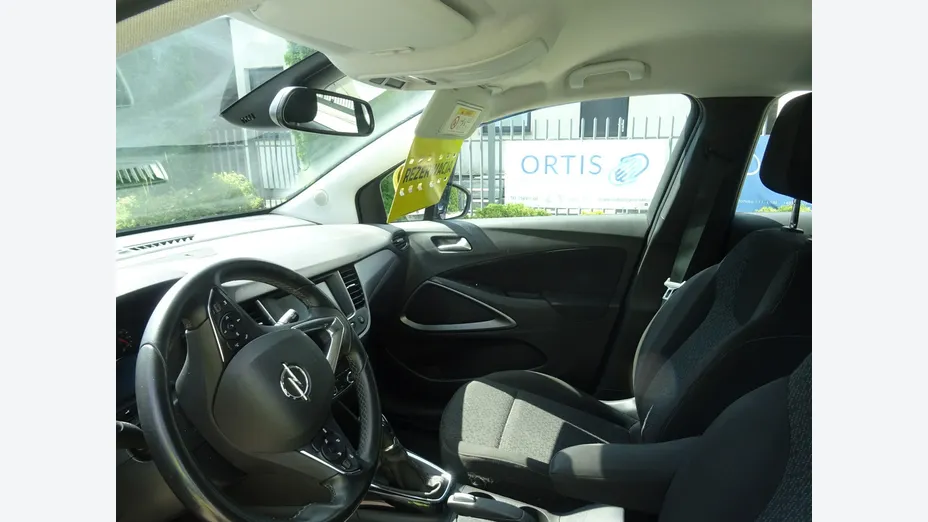 OPEL Crossland X -