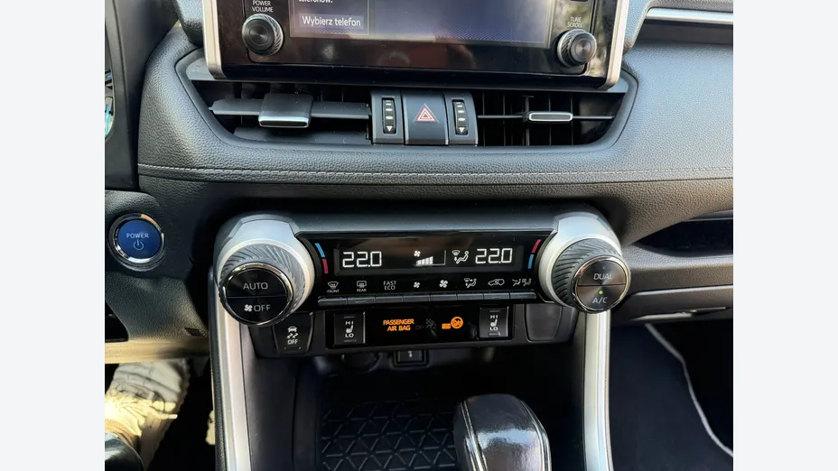 TOYOTA RAV4 -