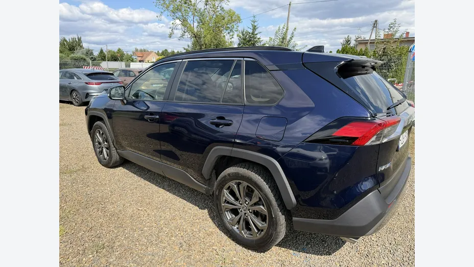 TOYOTA RAV4 -