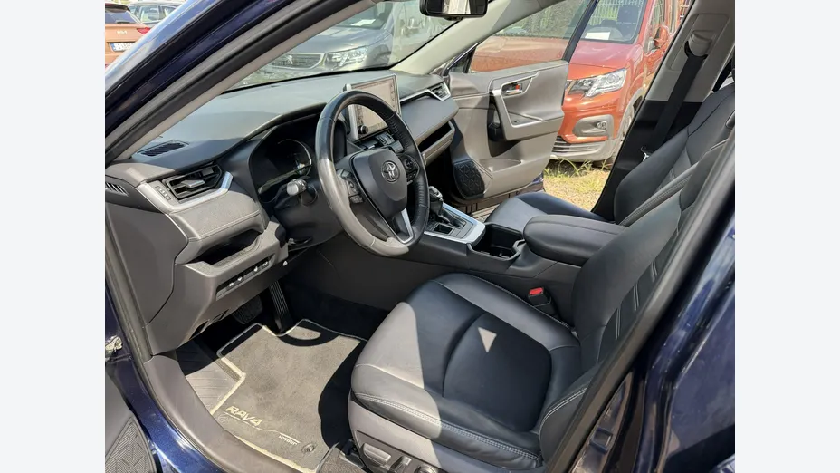 TOYOTA RAV4 -