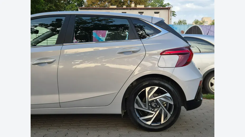 HYUNDAI i20 -