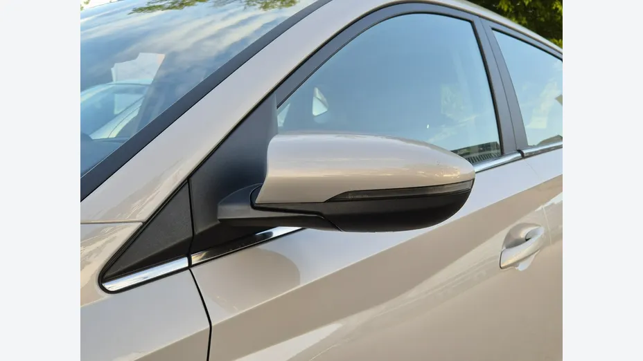 HYUNDAI i20 -