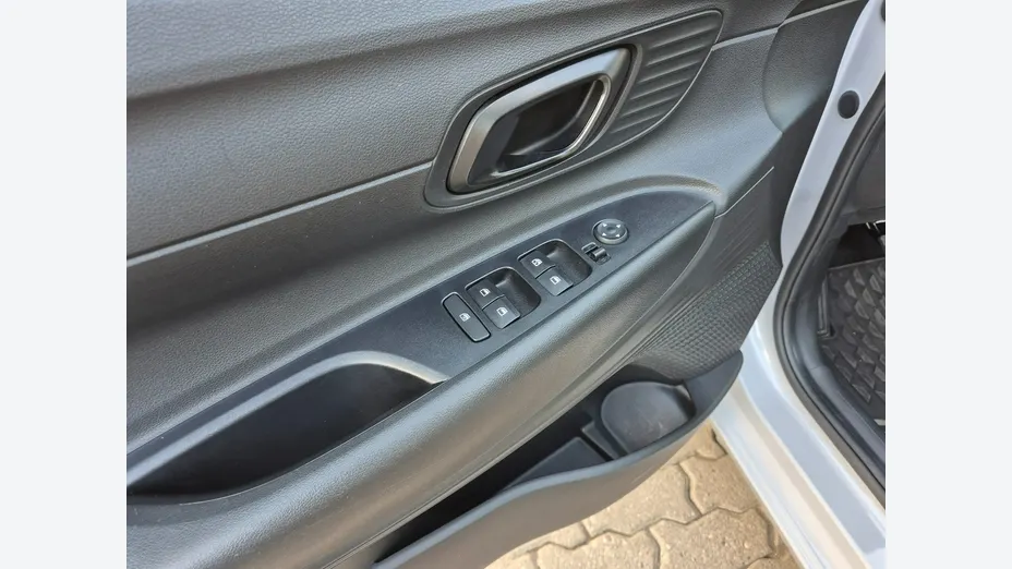 HYUNDAI i20 -