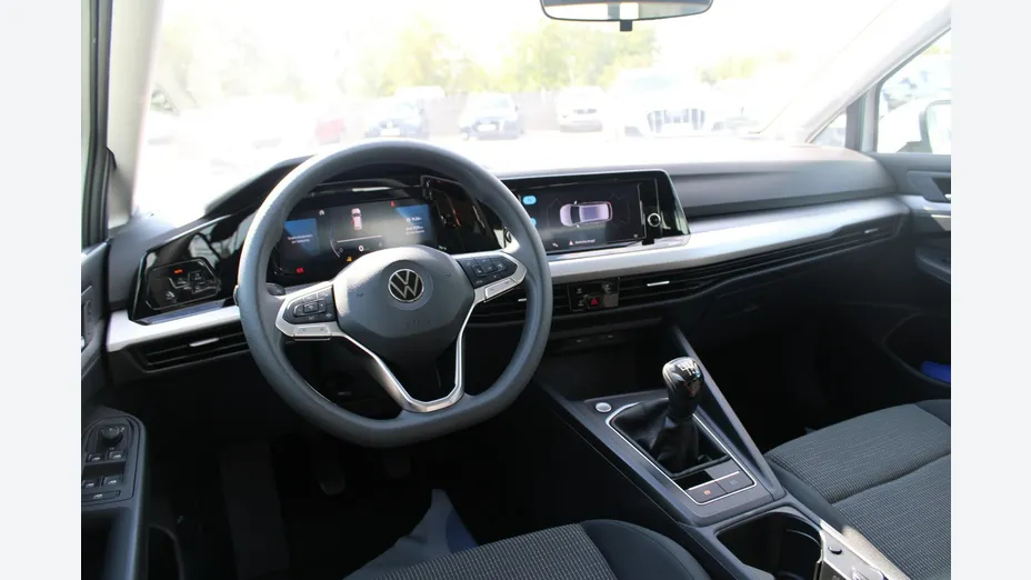 VOLKSWAGEN Golf -