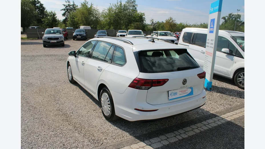 VOLKSWAGEN Golf -