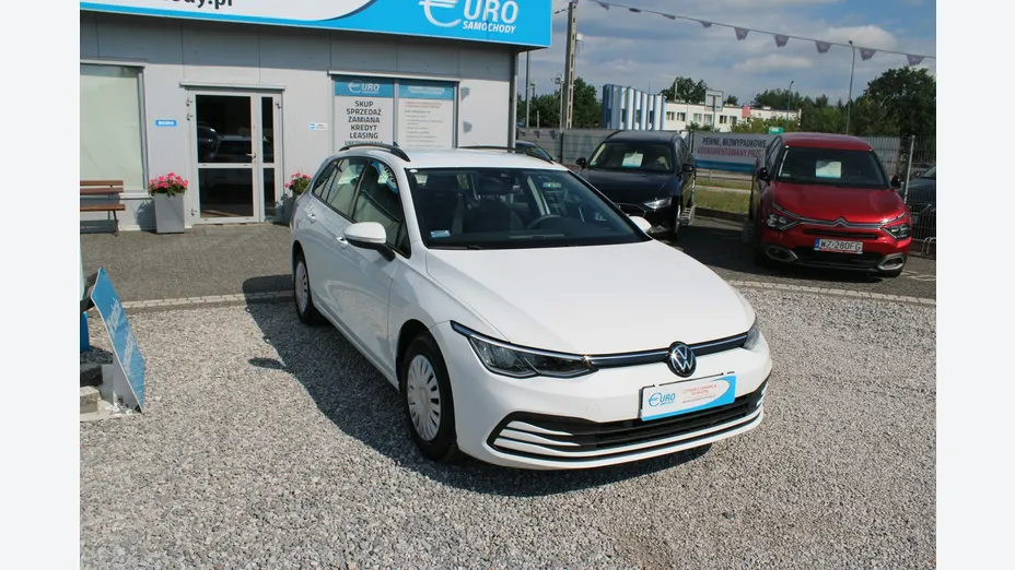 VOLKSWAGEN Golf -