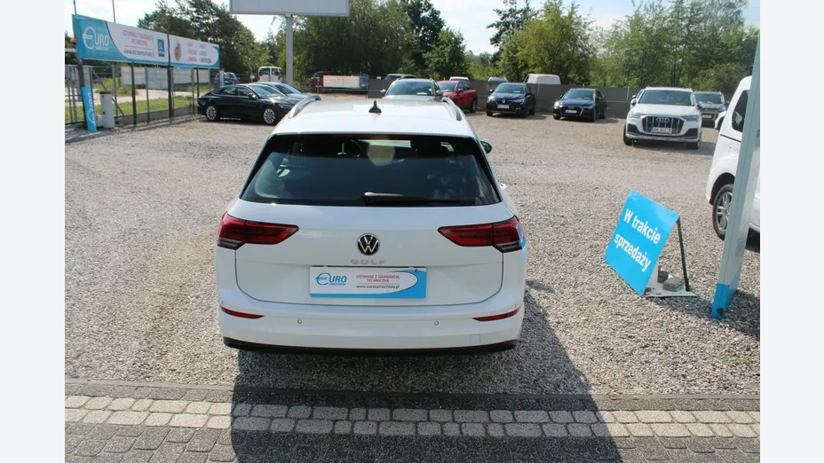 VOLKSWAGEN Golf -