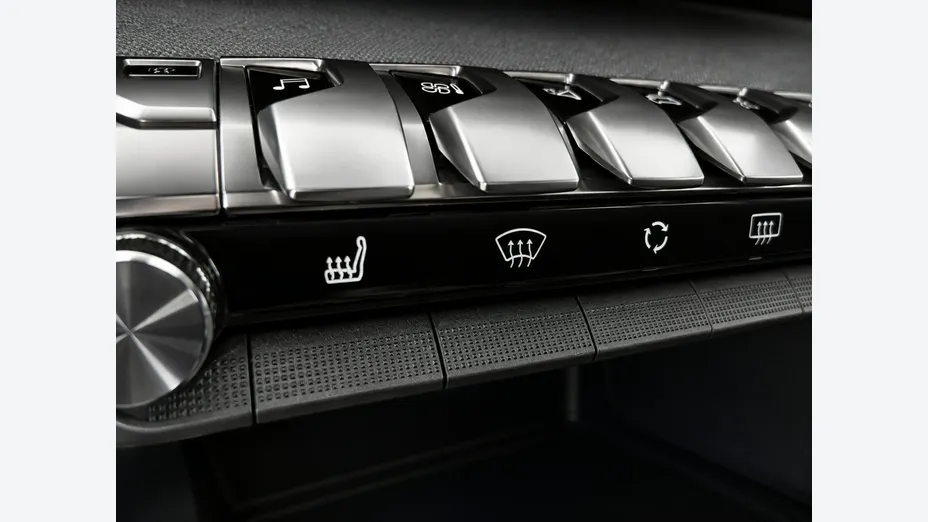 PEUGEOT 3008 -
