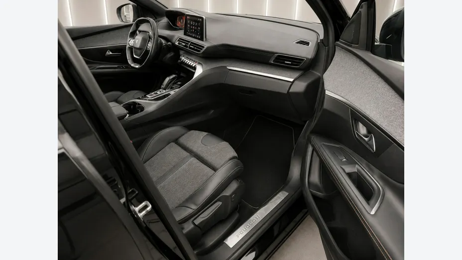 PEUGEOT 3008 -