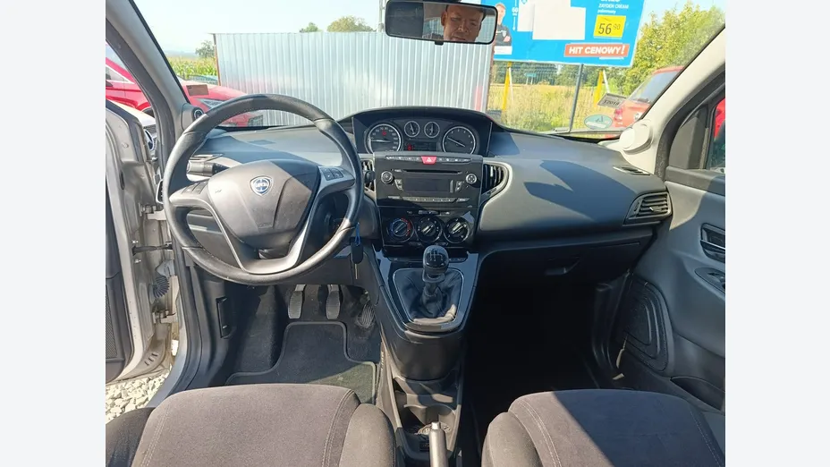 LANCIA Ypsilon -