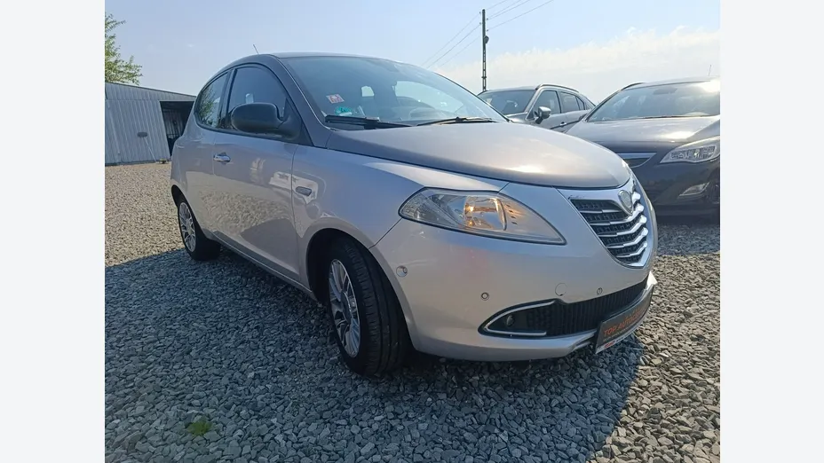 LANCIA Ypsilon -