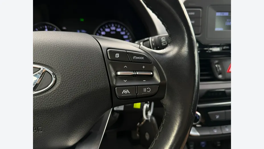 HYUNDAI i30 -