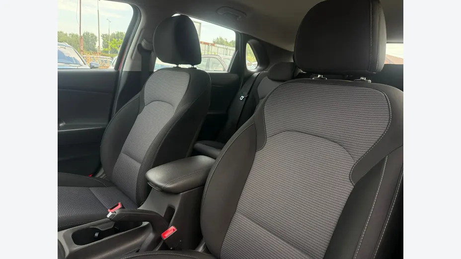 HYUNDAI i30 -