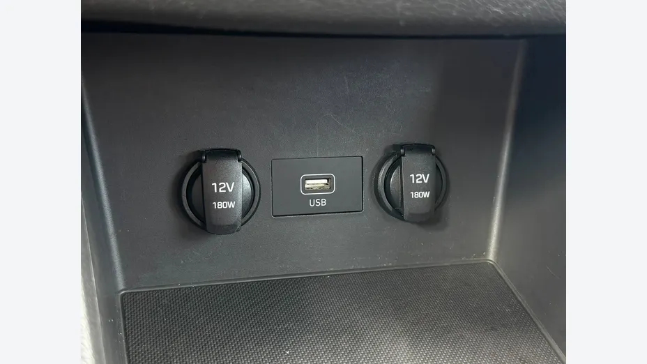 HYUNDAI i30 -