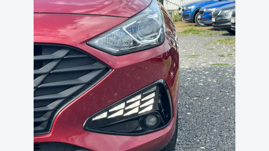 HYUNDAI i30 -