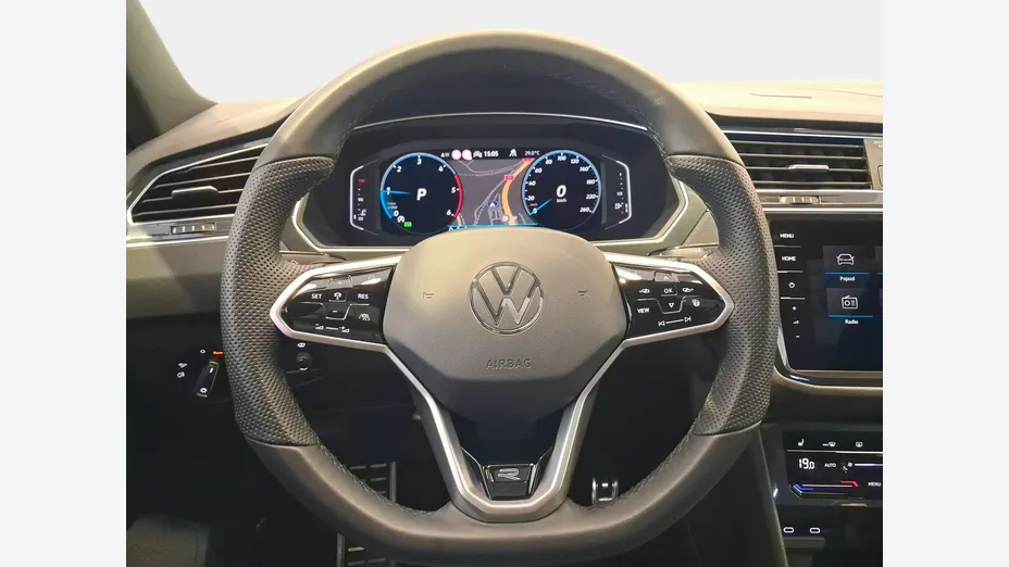 VOLKSWAGEN Tiguan -