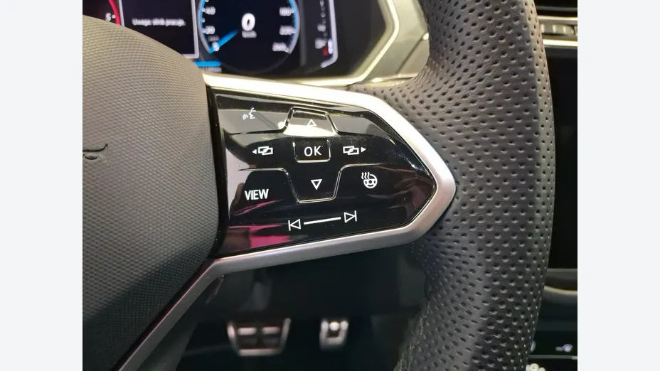 VOLKSWAGEN Tiguan -