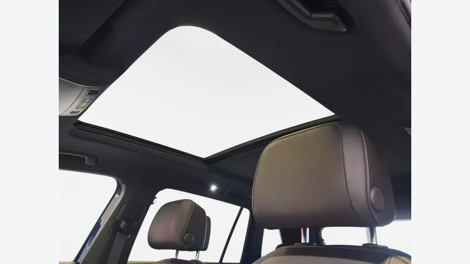 VOLKSWAGEN Tiguan -