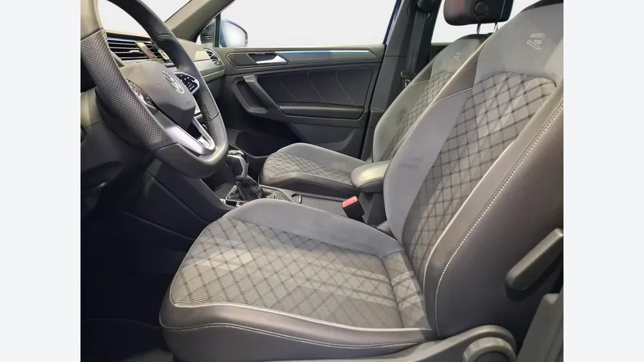 VOLKSWAGEN Tiguan -