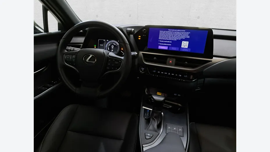 LEXUS UX -