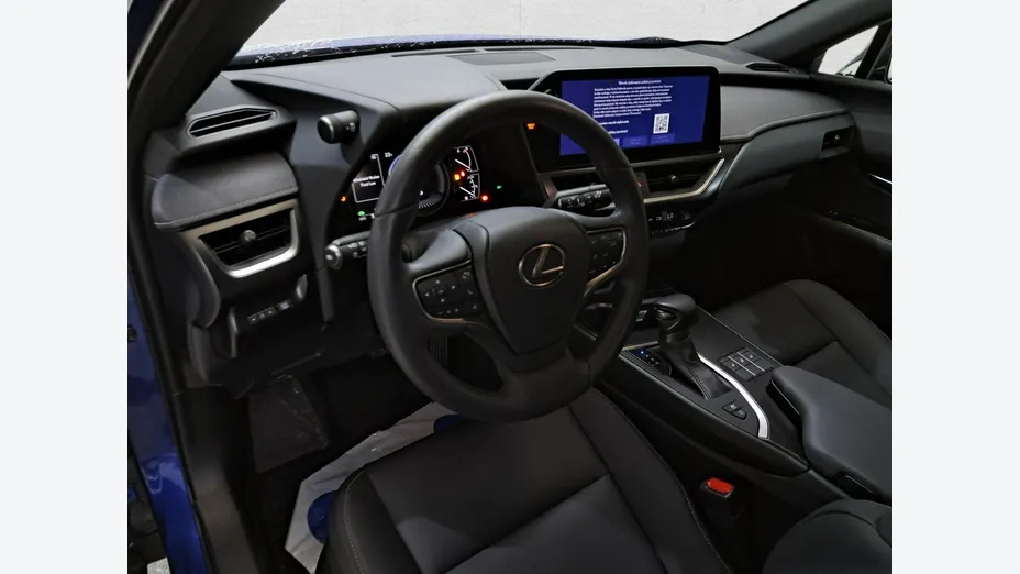 LEXUS UX -